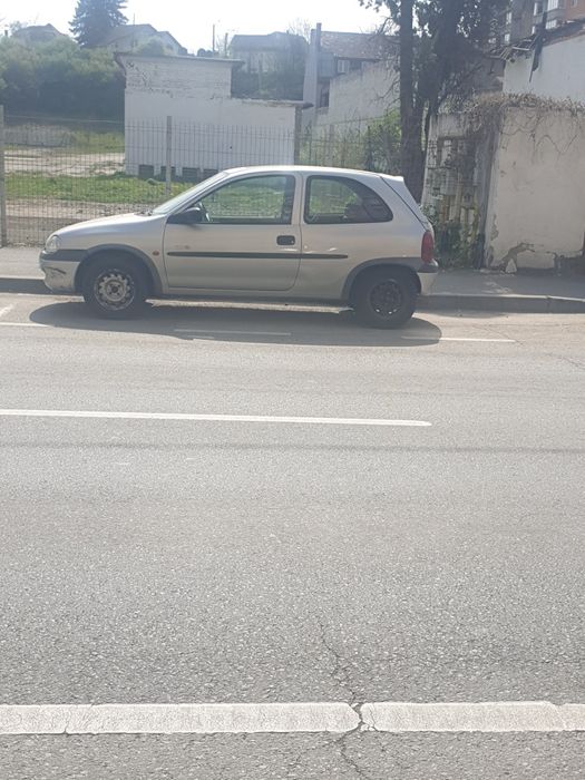 Vând Opel CORSA 1500 lei