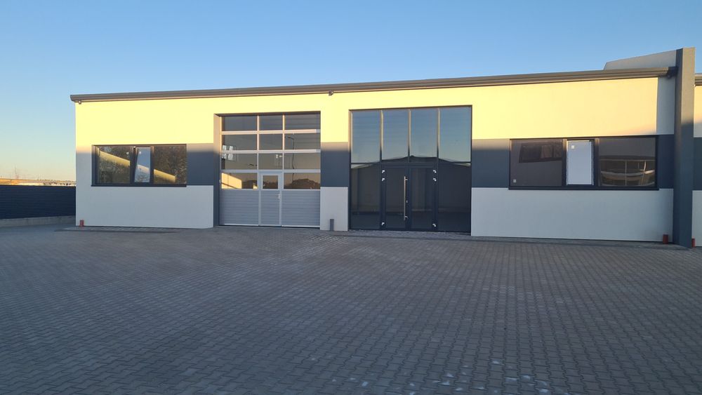 Hala de închiriat/spațiu depozitare.