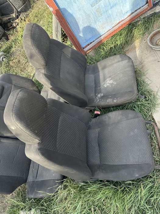 Продам комплект сидение