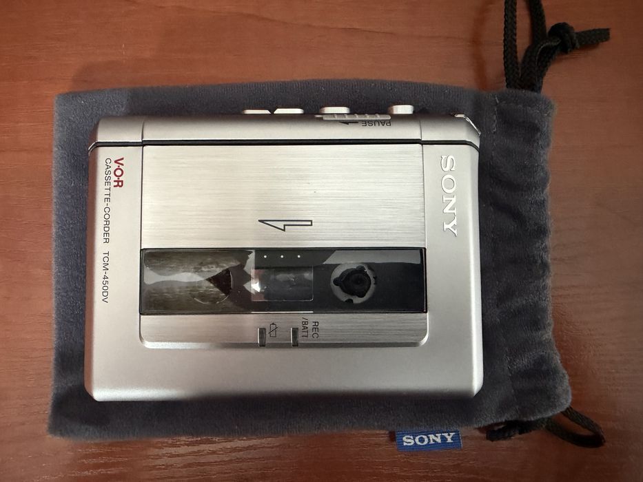 Кассетный плеер-диктофон Sony