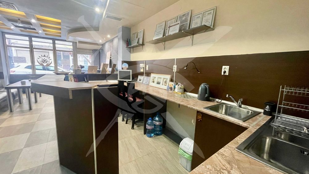 Продава се Магазин в Пловдив, Център - 93 кв.м за 1388 €/кв.м - Снимка #1