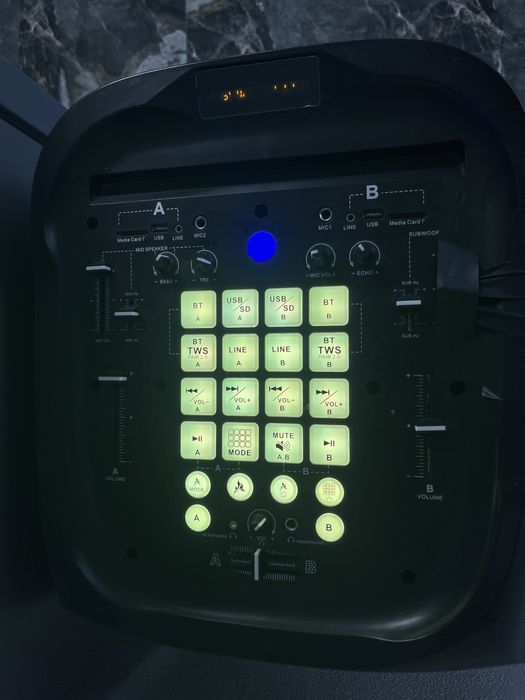 Vand boxă akai 500w