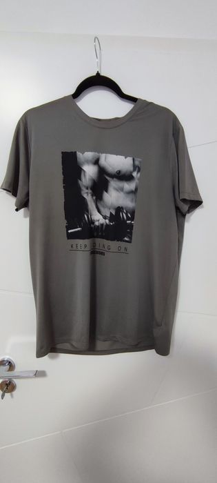 Фитнес тениски и потници