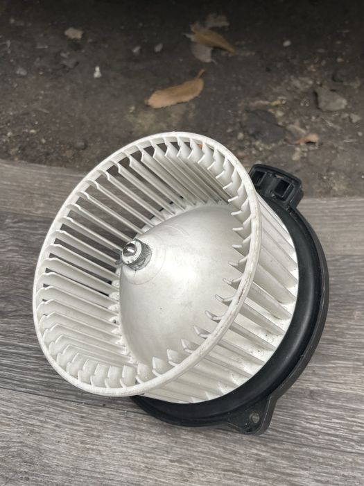 Моторчик печки Pajero 2 левый руль