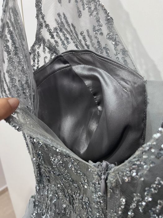 Къса официална рокля