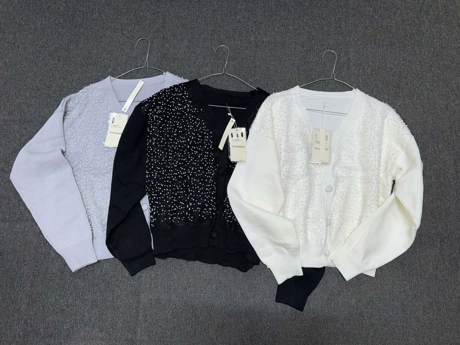 Stoc de haine noi cu eticheta (inchid mazazin de haine )