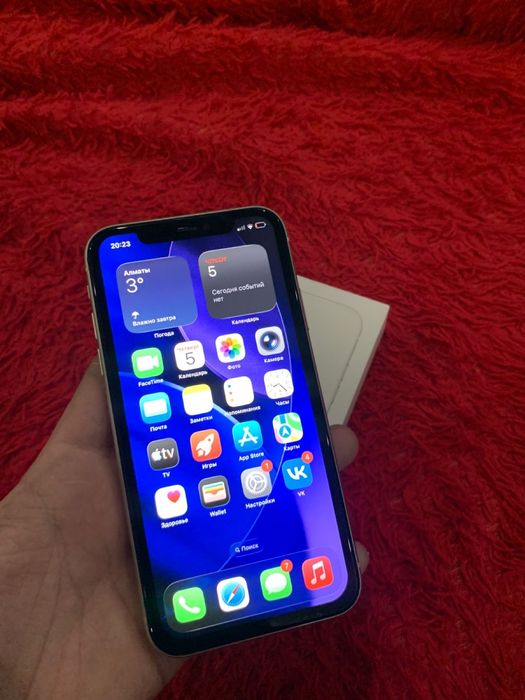 Продам iPhone 11