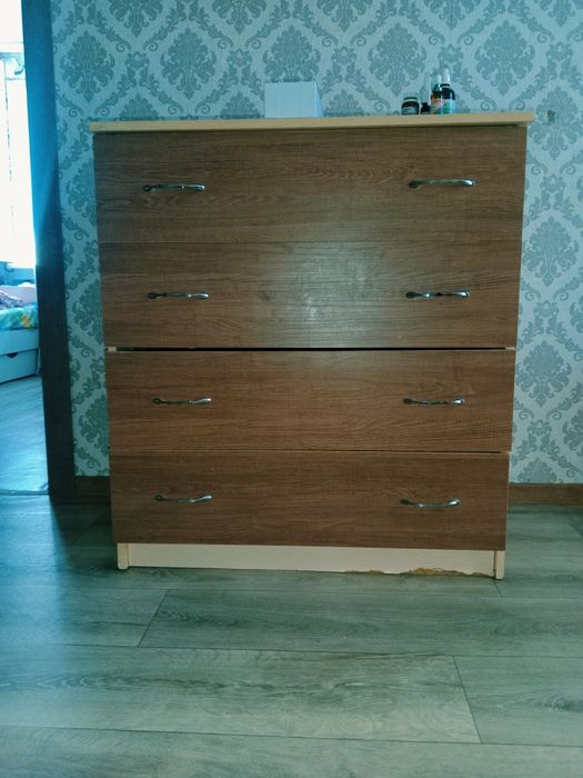 Продам отличный вместительный комод. Идеально подойдет для спальни