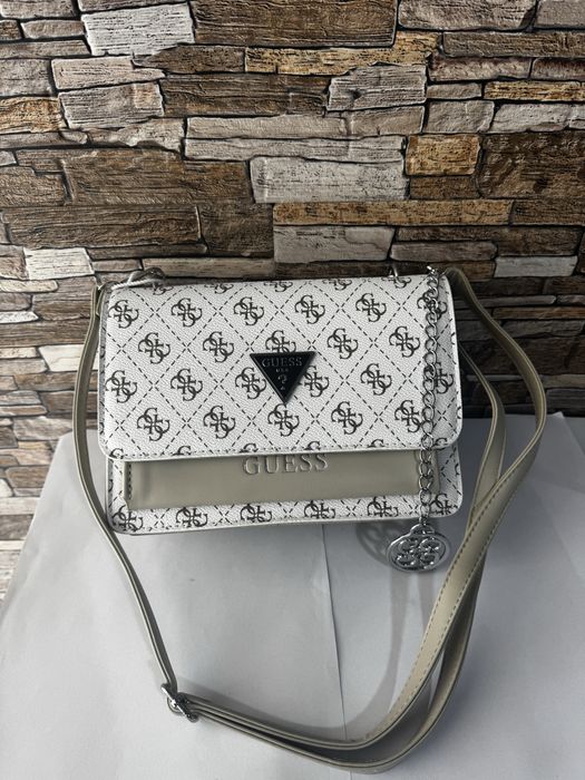 Раница  new Guess