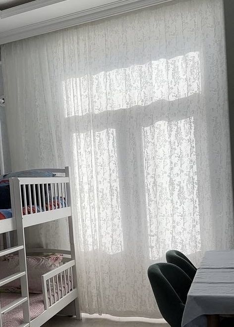 Продам СРОЧНО занавески 300х600 так же имеется шелковый подклад
