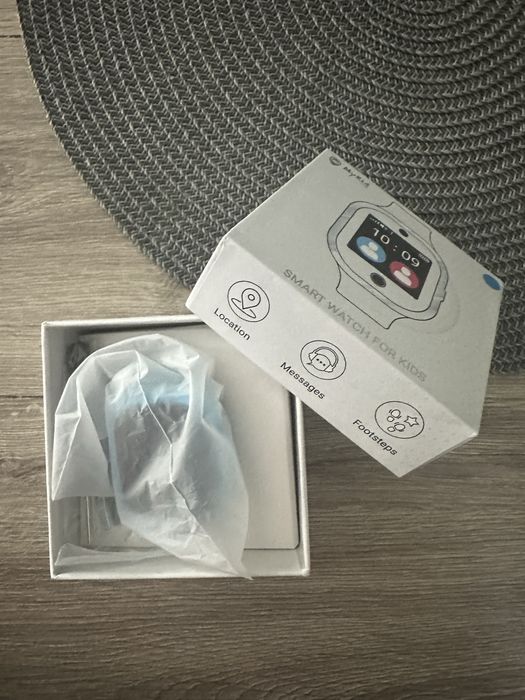 MyKi 4 smart watch