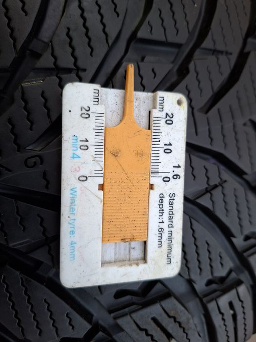 1бр. Почти Нова 255/45/19 Nokian WR SUV 4