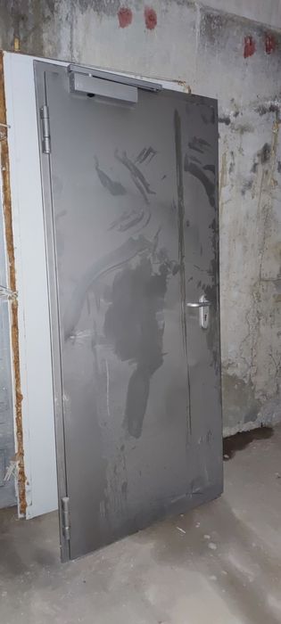 Продавам новa Hörmann Металнa Противопожарна Врата мазета складове