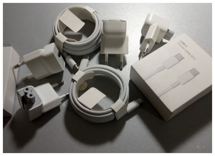 для MACBOOK - зарядка блок питания