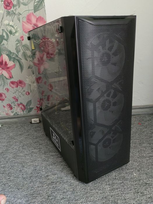 Vând unitate pc gaming amd ryzen 5