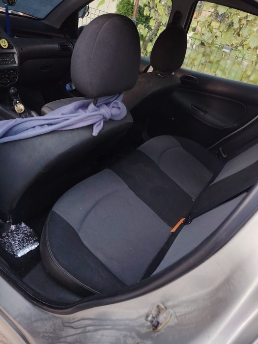 Vand Peugeot 206 sau dezmebrari