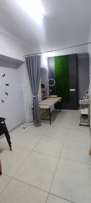 Go'zallik saloni arendaga beriladi. Yunusobod Selxo'z. 150$