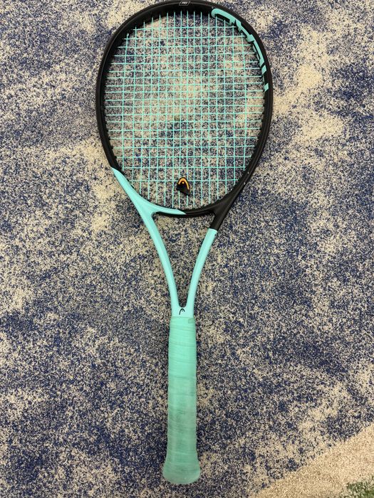 Чисто нова тенис Ракета Head
