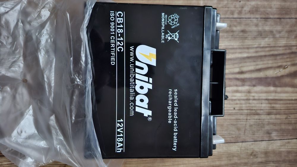 12V 18Ah AGM батерия - акумулатор