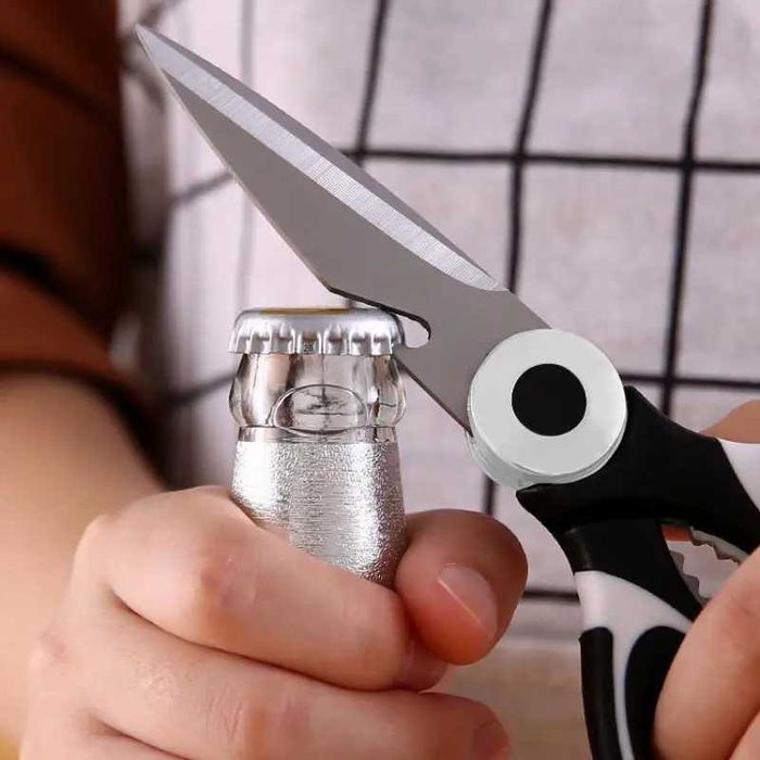 Здрави, многофункционални кухненски ножица