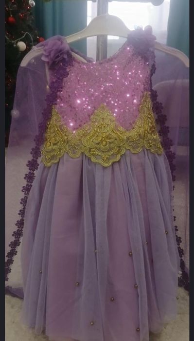 Нарядные платья для девочек по 5000, торг