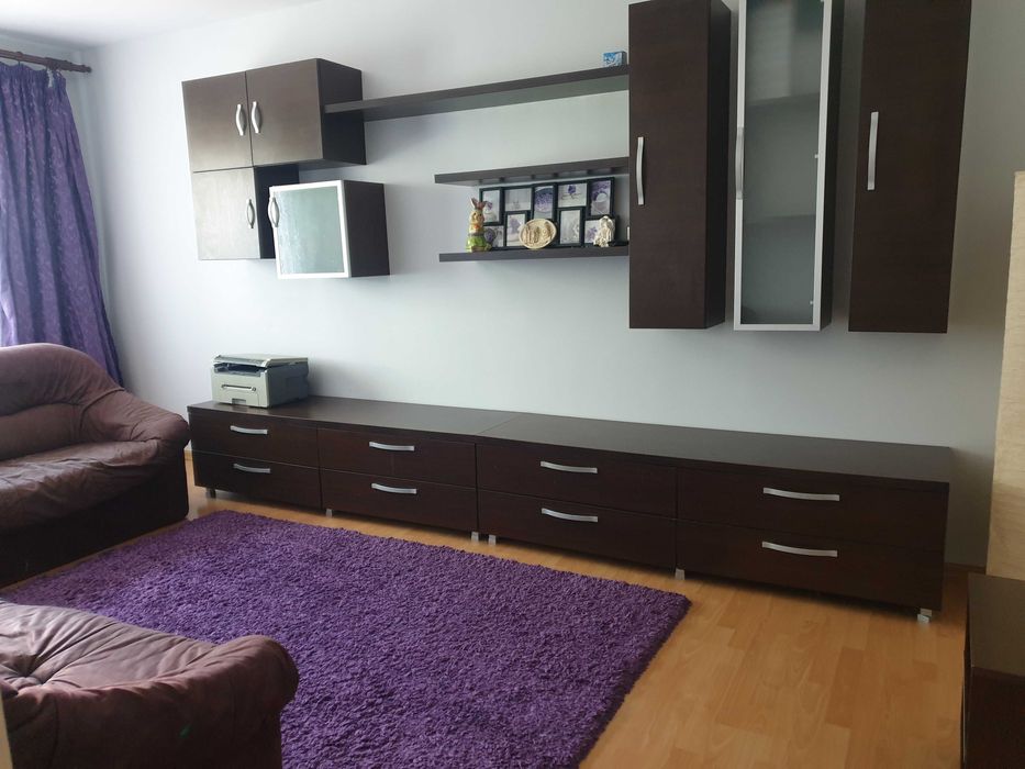 Inchiriez apartament 3 camere 9 Mai