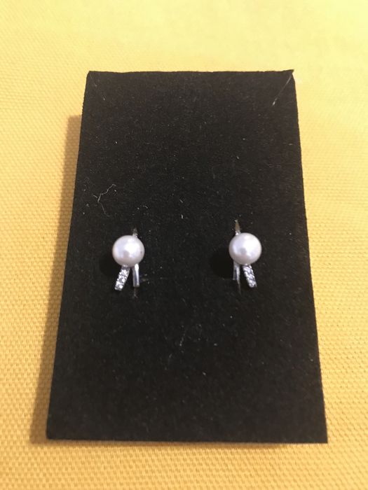 Комплект сребърни обици и колие с перли и цирконий