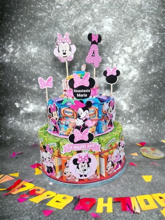 Tort din dulciuri ambalate