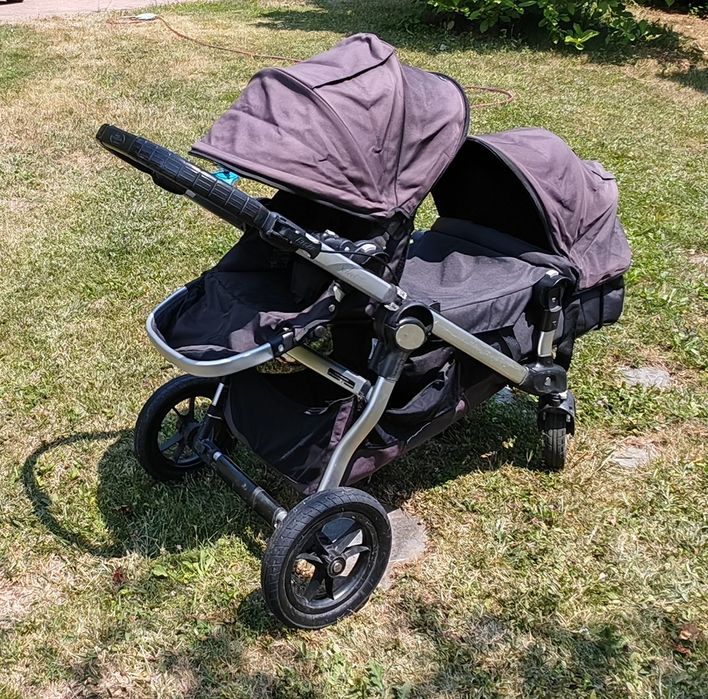 Двойна количка за породени деца или близнаци. + кош за новородено