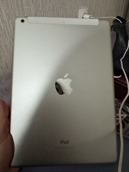 Продам ipad air 4