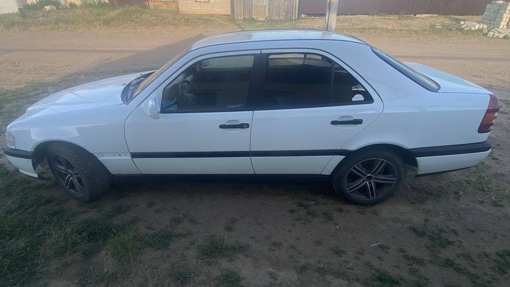 Mercedes- Benz W202
