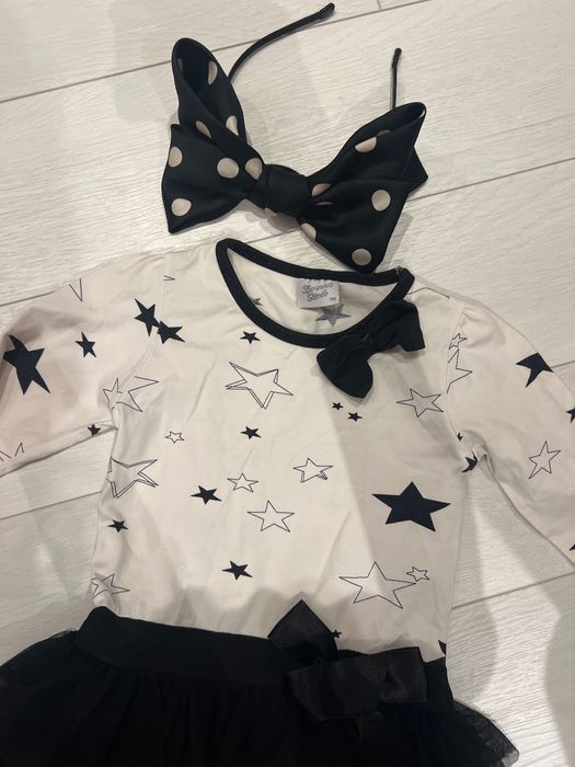 Рокличка в бяло и черно с диадема