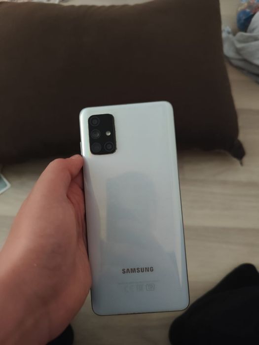 Самсунг а71 продам