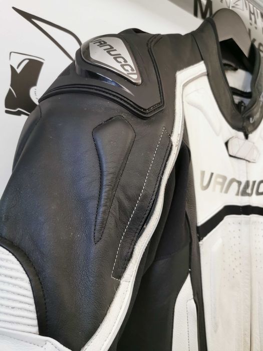 Costum moto Vanucci cu cocoasa marime 52