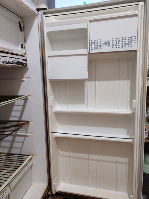 Продаётся холодильник Бирюса