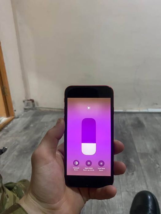 Айфон se 128 gb.