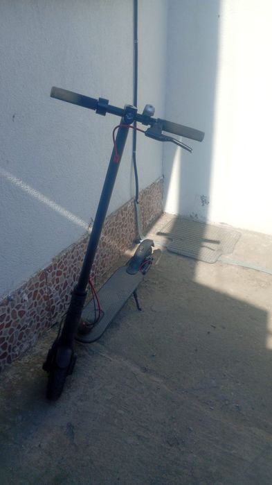 Vând trotineta electrica Xiaomi pro 2 în stare bună de funcționare