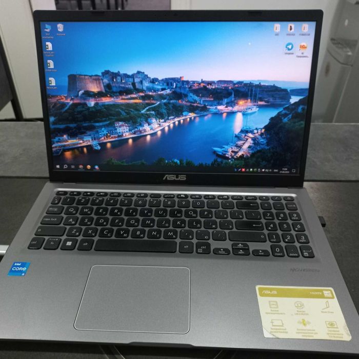 ASUS vivobook 15