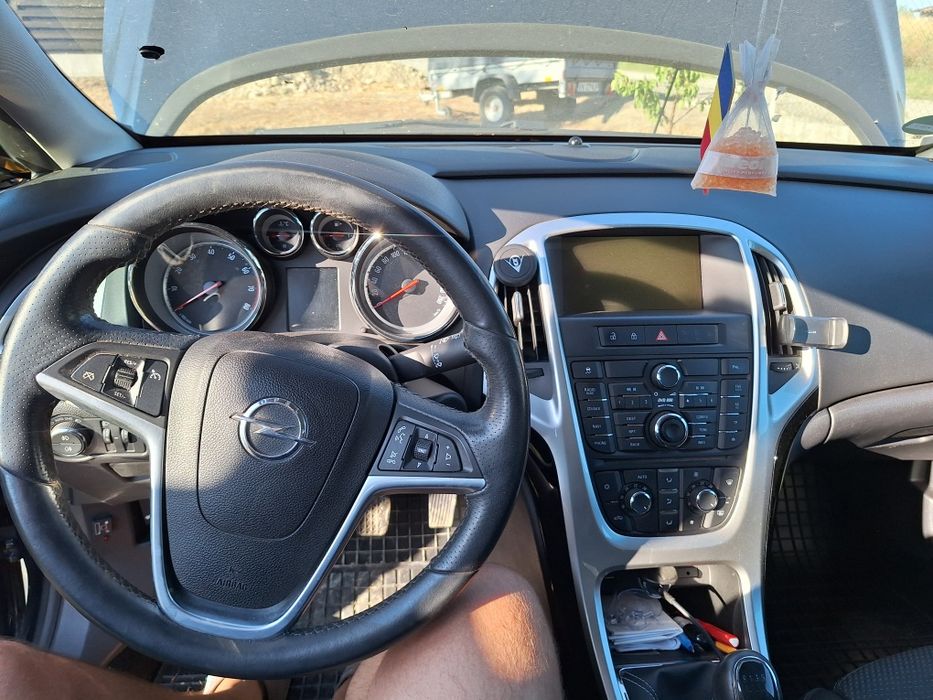 Opel Astra J 1.6 benzină turbo cu GPL