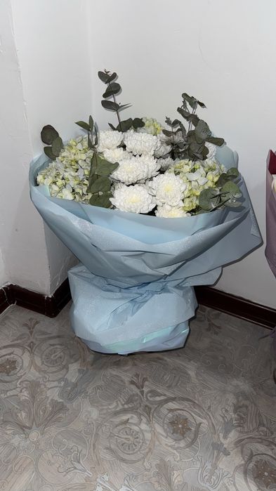 Продам 4 свежие букеты