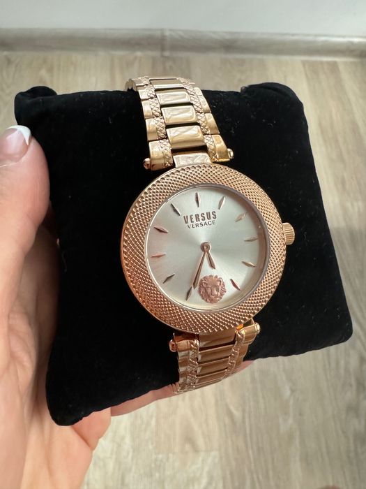 часовник versace versus