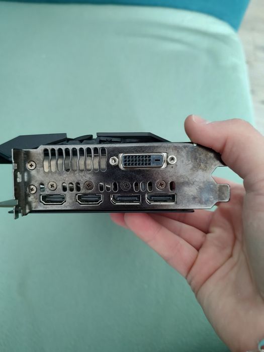 Vând placa video Asus Rog Strix RX 580 8gb  Rgb