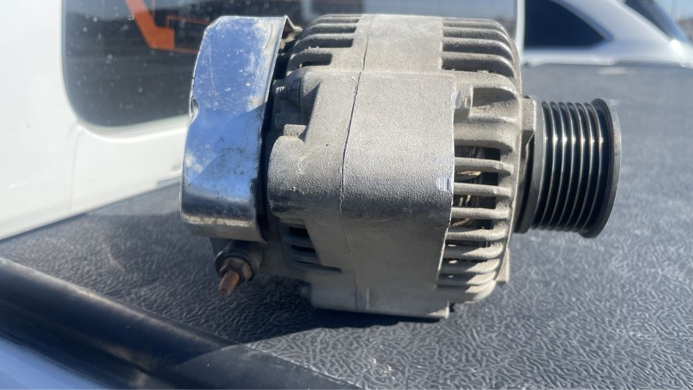 Продам генератор от Toyota Hiace