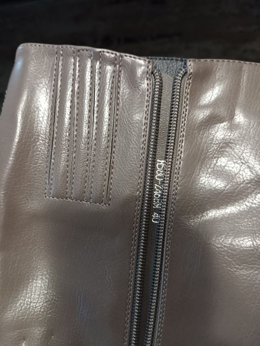 Сапоги женские ,новые,стильные разм 40/39