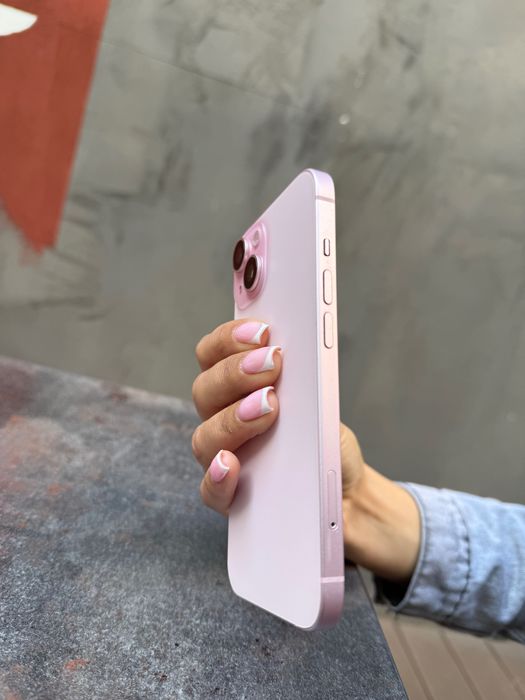 Продавам iPhone 15 – 256 GB
