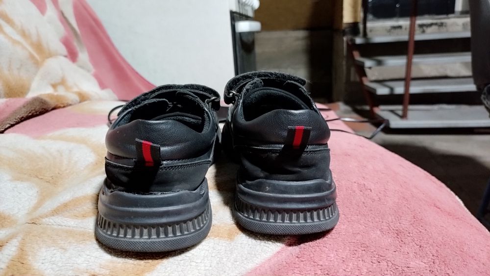 Продам Кожаные кроссовки