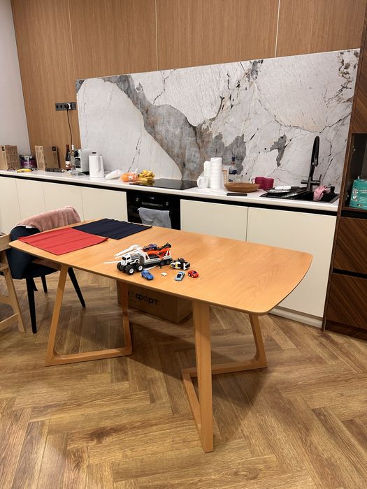 Столы отличные продаю