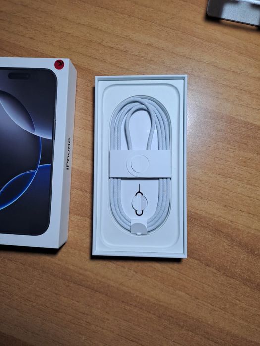 iPhone 16 pro (512 gb) с гарантией