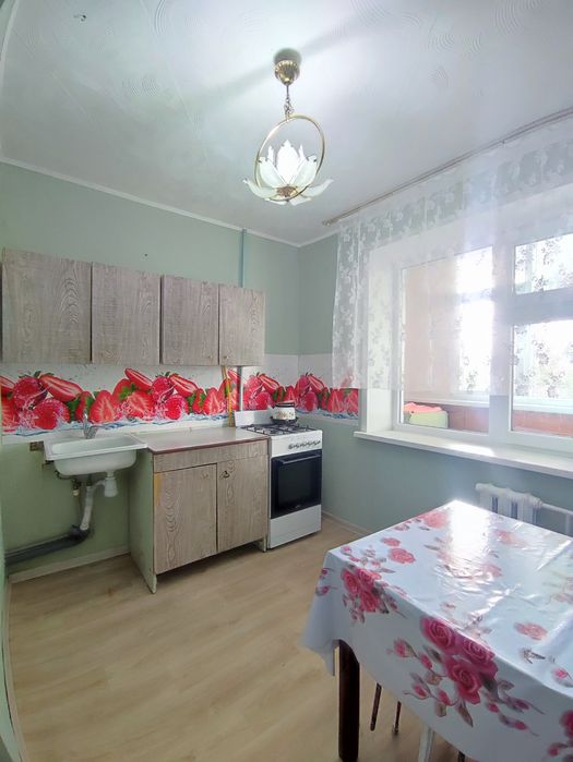 Продам 1ком центр Революция
