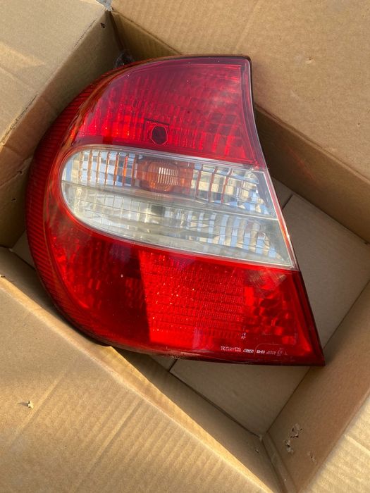 Продам камри 30 задние фары